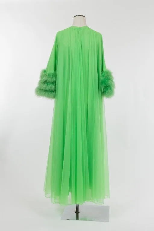 When Minimalism Met Its Match: The Untold Clashes Between Halston's Pure Vision and Hollywood's Hunger for Spectacle